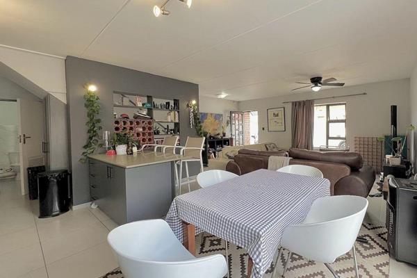 Welcome to this stunning 3-bedroom duplex nestled in the heart of Paarl, offering the ...