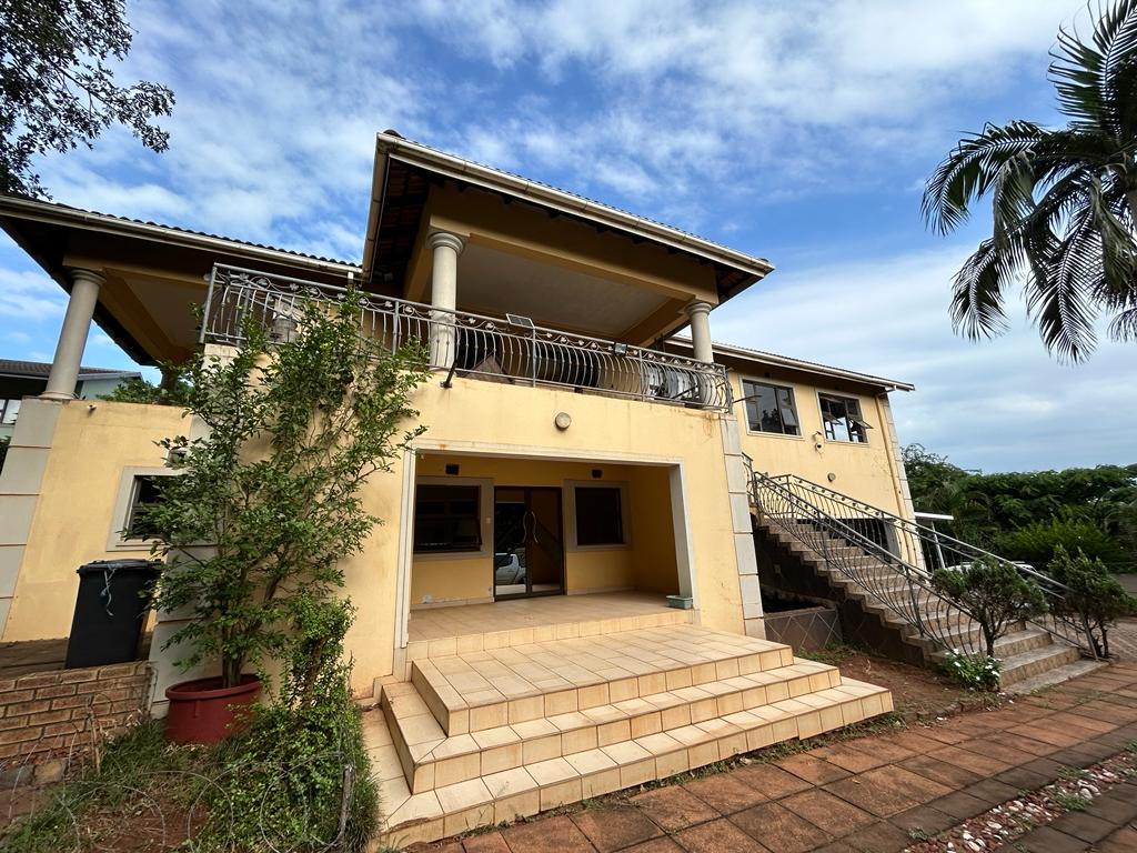 6 Bedroom House for sale in Mtunzini P24114032052