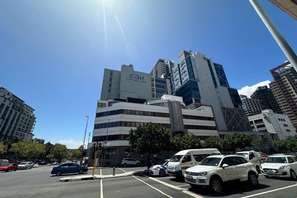 916 m&#178; Office space to rent in Cape Town, CBD. 11 Buitengracht, located in the ...