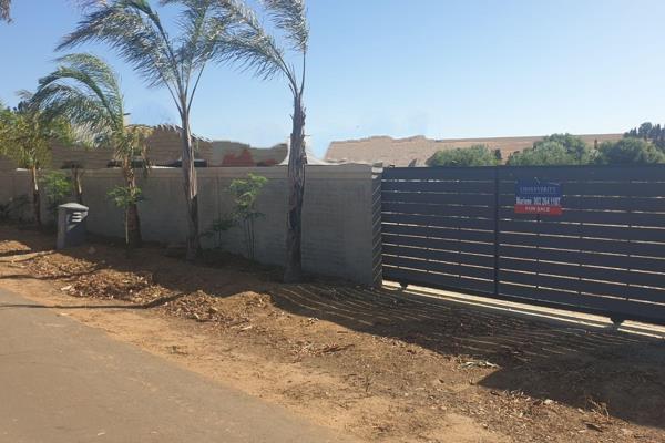 This large piece of land is situated close to the Bothasig extension of Moorreesburg. 
The plot is ready for a prospect buyer to build ...