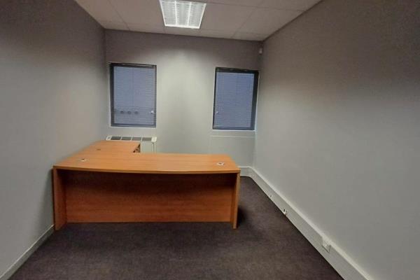 Office to rent in Bendor. ( 3 x Office space availabe each of 16 square meter - each for R4780-00 p/m ) 

Welcome to this modern and ...