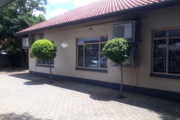 Beautiful property in a busy suburb of Bo-Dorp,  A house divided into 3 units office structure,  1st unit has three bedrooms with small ...