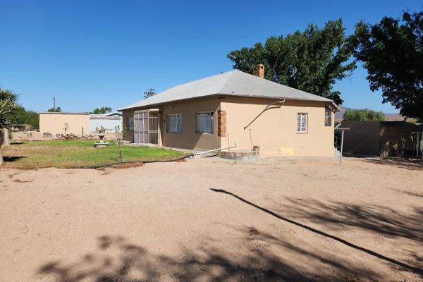 3 Bedroom House for Sale in Vanrhynsdorp.

Don&#39;t miss out on this one.
This property is Residential and Arguculture ...