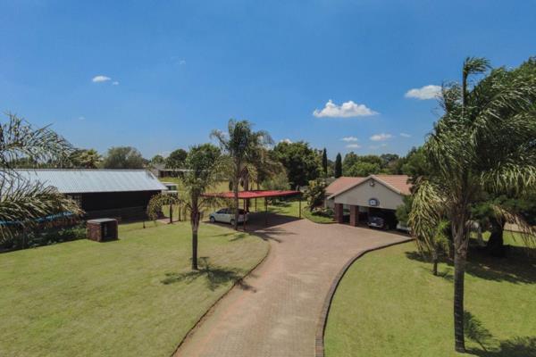 Discover the epitome of country living with this exceptional smallholding, boasting three distinct properties nestled on 20,000 sqm of ...