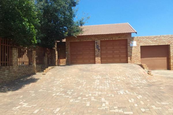 Discover perfection in every detail with this immaculate property boasting an inviting entrance hall adorned with sleek tiled flooring. ...