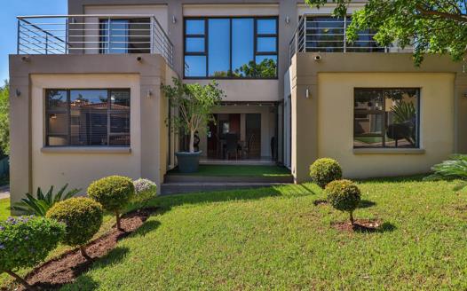 4 Bedroom House for sale in Featherbrooke Estate