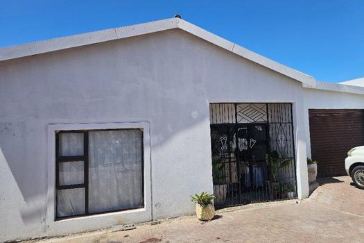 4 Bedroom House for sale in Vredenburg