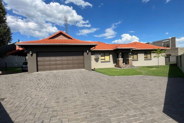 Nestled within the serene landscapes of the Emfulenie Golf course in Vanderbijlpark, this spacious 5-bedroom home boasts an inviting ...