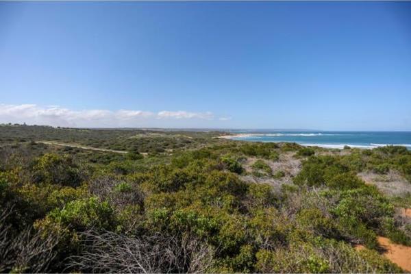 Discover an exceptional opportunity in one of the most sought-after Lifestyle Estates—Skulpiesbaai. This well-priced vacant land is ...