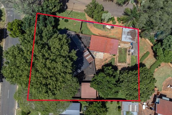 Introducing a charming 3-bedroom house for sale in the sought-after neighbourhood of Tileba, Pretoria. This property presents a perfect ...