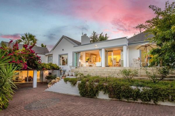 Perfectly tucked away in a quiet street of Courtrai Paarl is this unique, secure home. If you are dreaming of having a large private ...