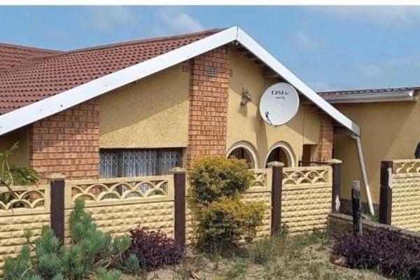 Sizwe Mlungwana Properties is proud to present this  home for sale in a quiet area of N.U 1 in Mdantsane, East London.

The house has ...