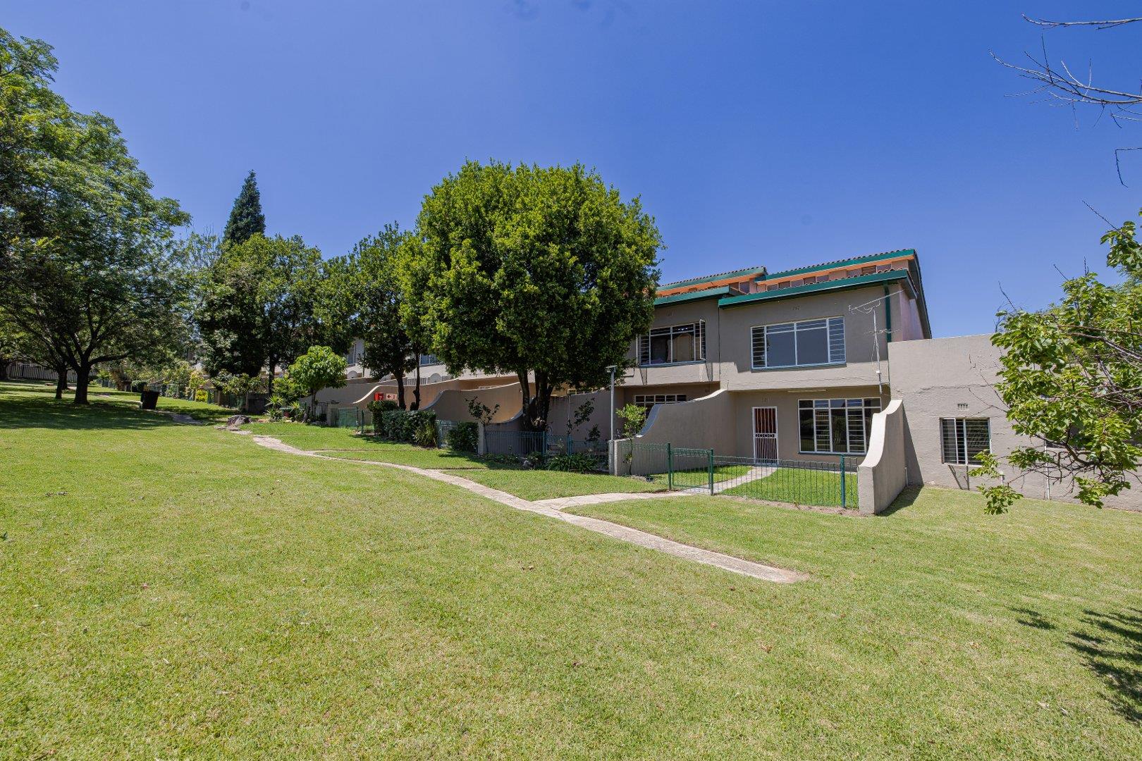 3 Bedroom Townhouse for sale in Halfway Gardens Cedar Hills, 18