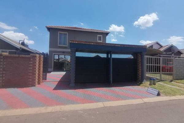 MODERN THREE BEDROOM HOME | LOADS OF STYLE | GREAT VALUE

Why to Buy?

- Three spacious ...