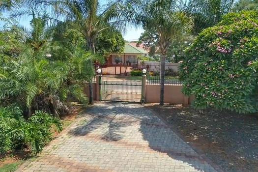 5 Bedroom House for sale in Theresapark