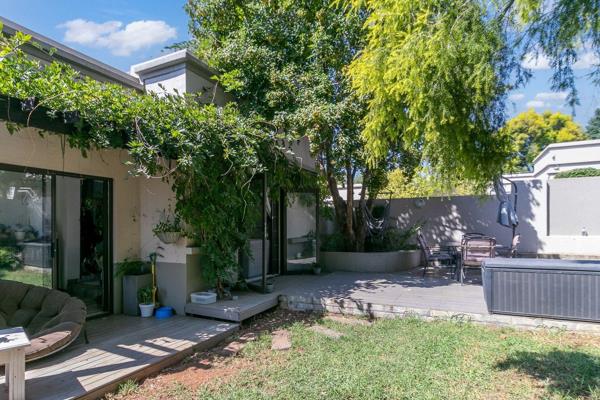 Freehold Cluster in a beautiful estate in Jukskei Park. Accepting offers from R1450 000.

 As you walk in to this home, you instantly ...