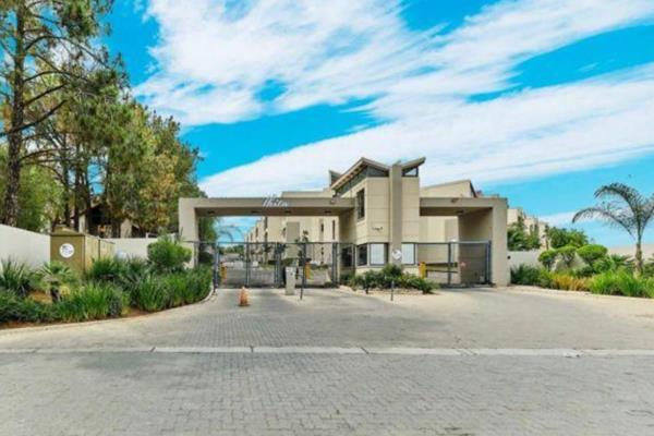 Spacious 3-Bedroom Townhouse in Beverly/Lonehill

AVAILABLE FROM SEPTEMBER 1ST!!!

• ...