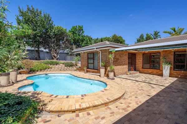 This four-bedroom house in Plattekloof offers a range of distinctive features. The property boasts an entrance hall, a separate lounge ...