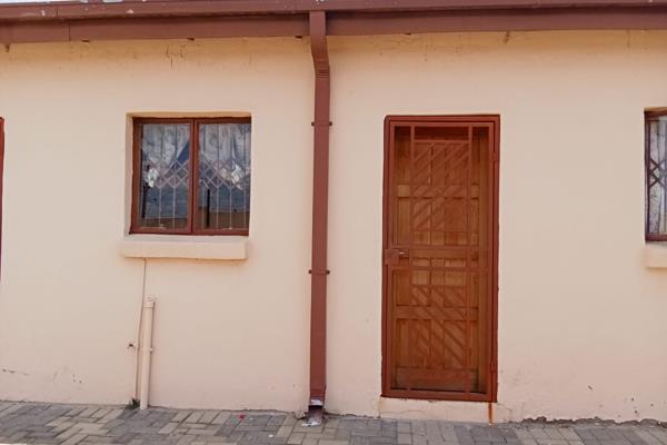 Room to let in Seshego, Polokwane.

Available 1 December 2024 for rental.

Are you looking for a room to stay in? If you are a bachelor ...