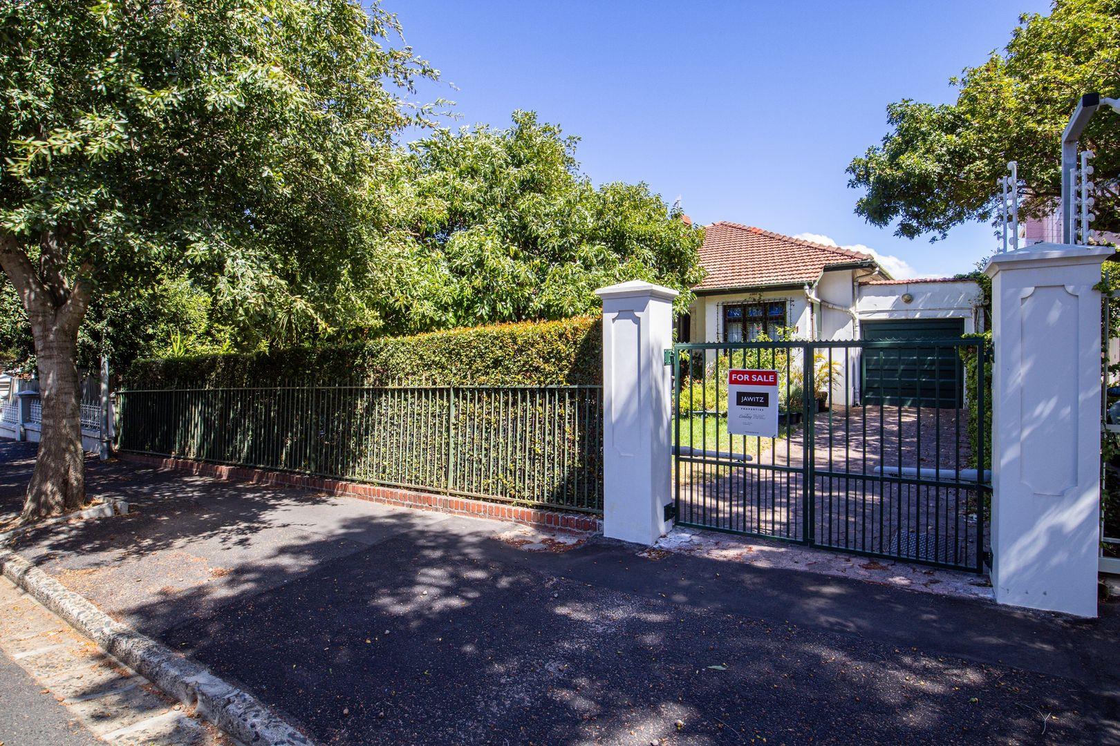 4 Bedroom House for sale in Mowbray 11 Rhodes Avenue P24113932206