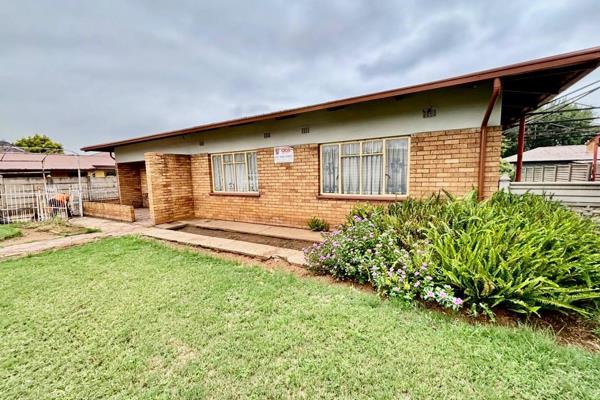 Sole mandate! 

Spacious 3 bedroom house up for Sale in Vanderbijlpark CW3. This property offers large living spaces promoting comfy ...