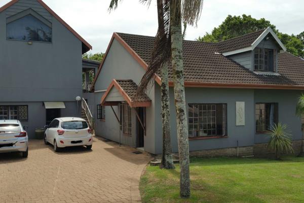 Nestled in the sought-after coastal suburb of Uvongo, this exquisite property offers a blend of modern comfort and convenient ...