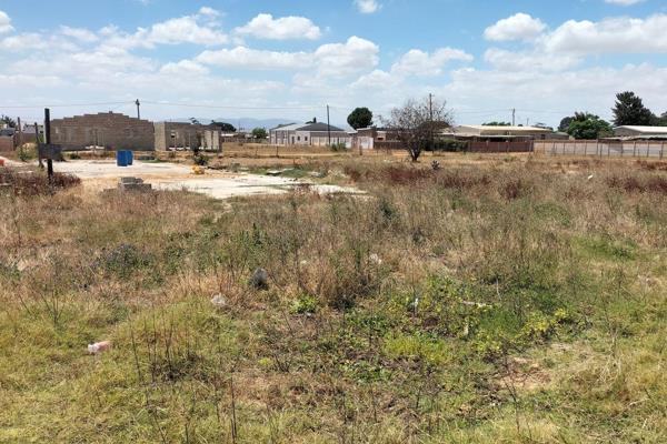 This 3161 sqm plot has been subdivided into ten smaller plots of which one has already been sold.
There are six residential zone 1 ...