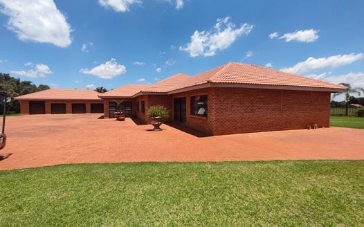 5 Bedroom House for sale in Vleikop AH