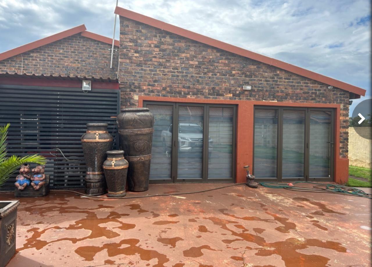 3 Bedroom House for sale in Riversdale P24114062018