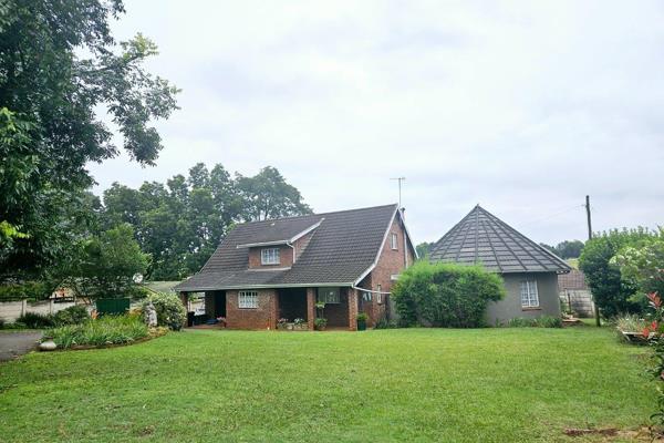 Solid and tranquil family home for sale in Howick. 

If you are looking for a solid-faced brick family home that oozes with ...