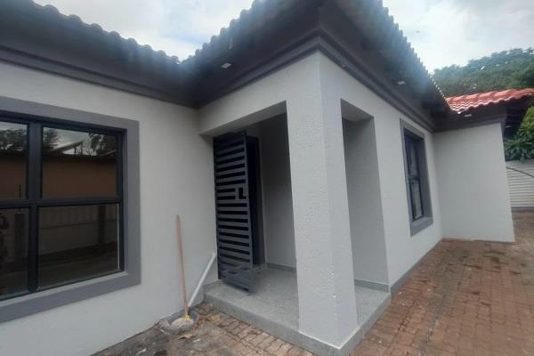 This lovely property newly built apartment is situated in a good area in Pretoria north ...