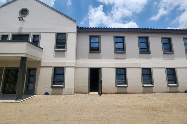 Discover an exceptional leasing opportunity in the heart of Midrand with this 175 sqm ...