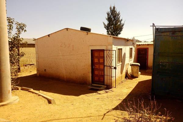 A 2 bedroom house with an open plan and a bathroom. All in a fair price you will appreciate.

Investment income opportunity:
R1000 ...