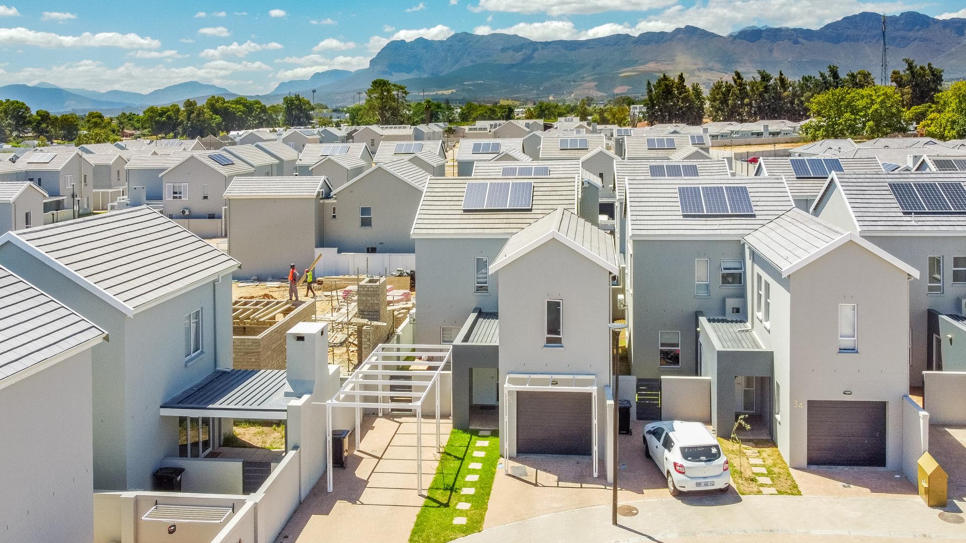 3 Bedroom House for sale in Mountain Crest Private Estate 35 Mountain