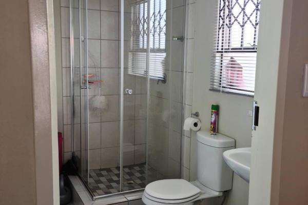 Amaizing Stand alone Three bedroom house to rent to a family of 6.
Secured Estate with ...