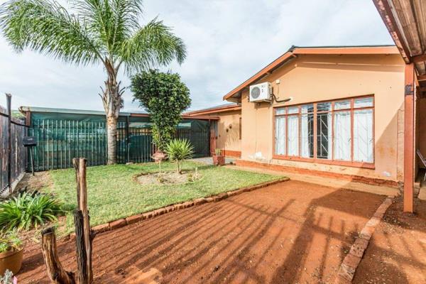 Property Information
3-Bedroom spacious home in the heart of Daspoort – Pretoria. This ...