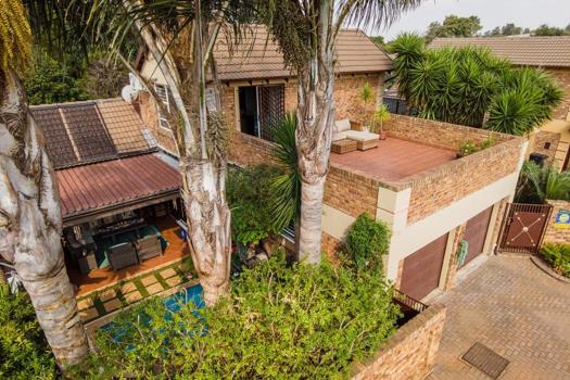 3 Bedroom House for sale in Glen Marais