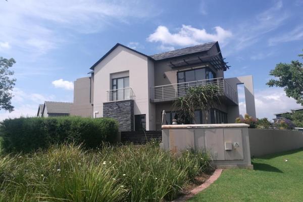 Available to rent 01 March 2025
R30 000 deposit

Double storey family home available next to a park

Downstairs offers:
Open plan ...