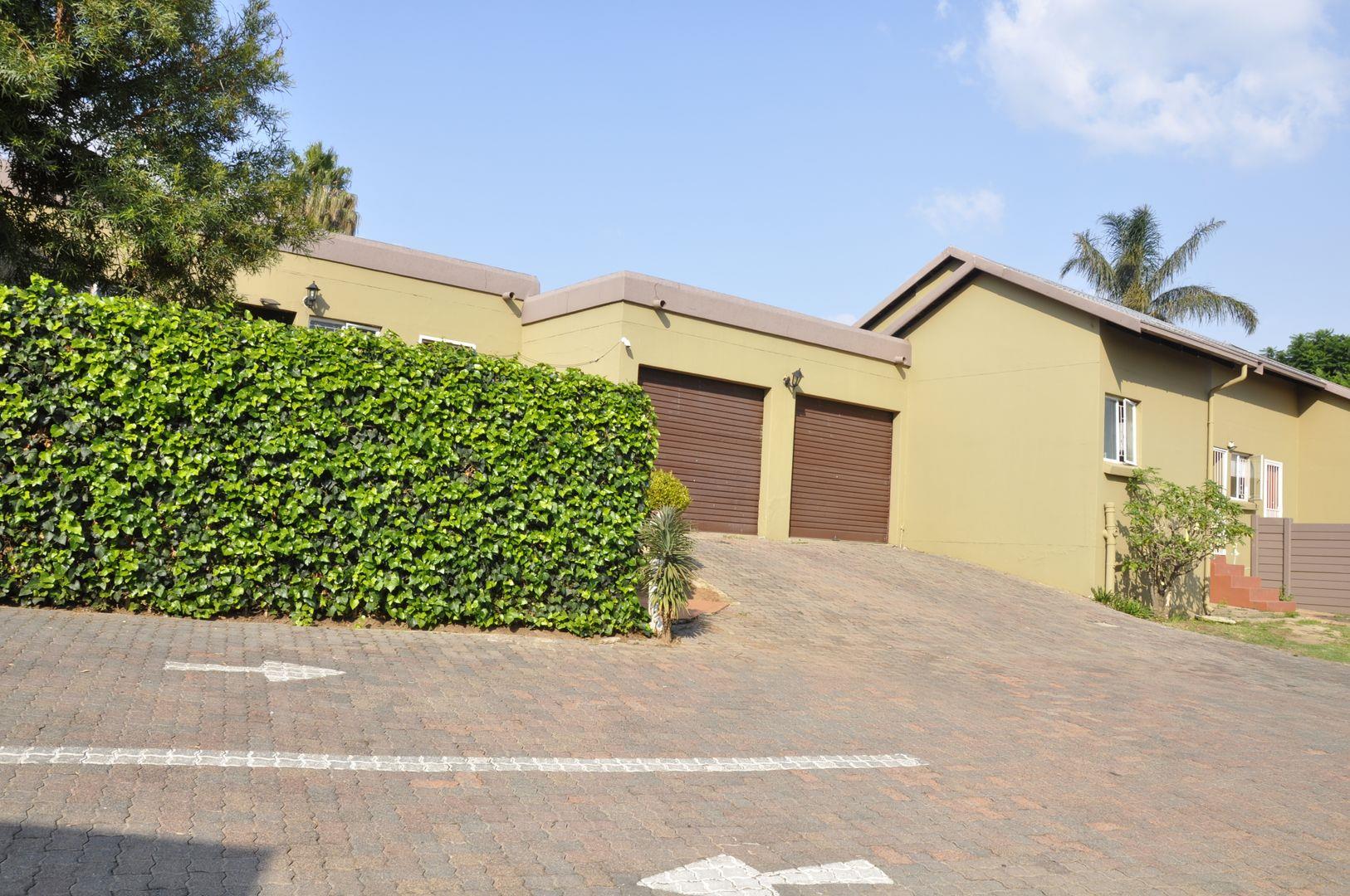 3 Bedroom Townhouse for sale in Halfway Gardens P24114073013