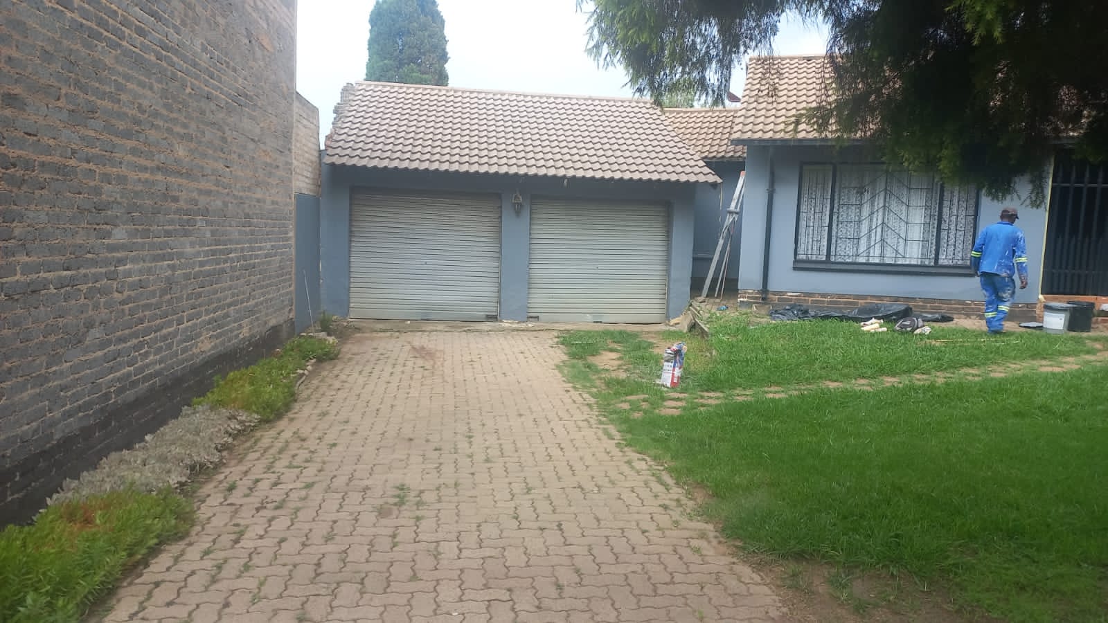 3 Bedroom House for sale in Rhodesfield P24114073550