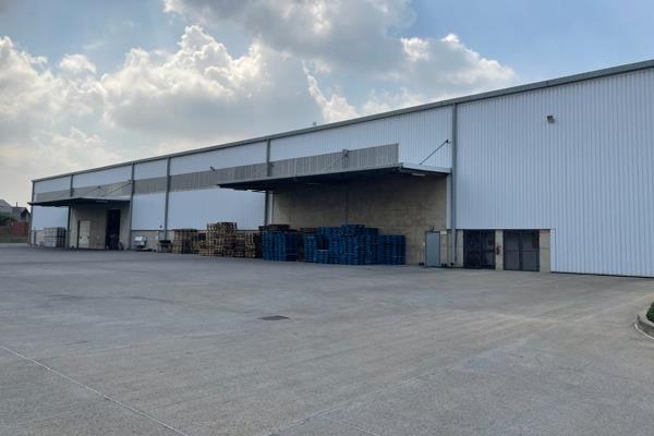 This premier stand-alone warehouse, located in the highly sought-after Plumbago Business Park, offers an impressive array of features tailored to meet industrial and logistical needs. The warehouse includes a shared yard and is ...