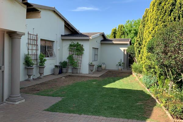 Family Home , 4 Bedrooms and study, lovely braai area open plan with family room and ...