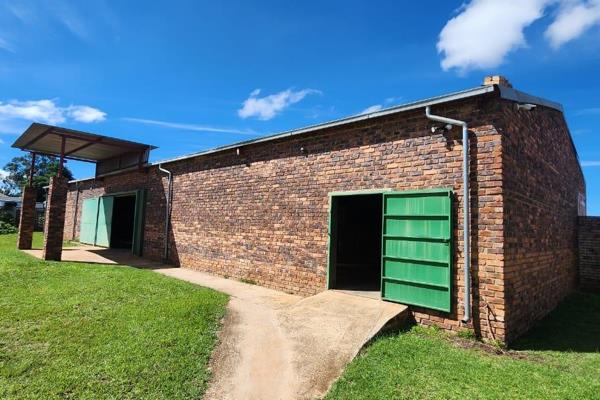 313m2 Storeroom situated on 4 800m2 vacant land to rent