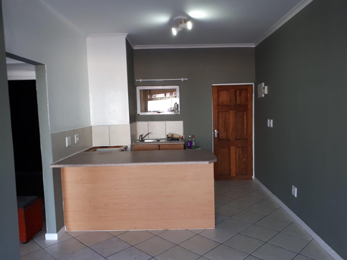 Apartments / flats to rent in Gordons Bay Gordons Bay Property