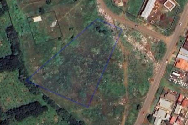 A perfect situated vacant Land in Vosloorus where there money, in the lovely heart of Boksburg.

Size of the land (REGISTERED) 6102 ...