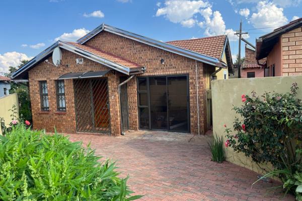 Home for your family protea glen ext 11 soweto close to all amenities public transport at your doorstep offers
two tiled bedrooms ...