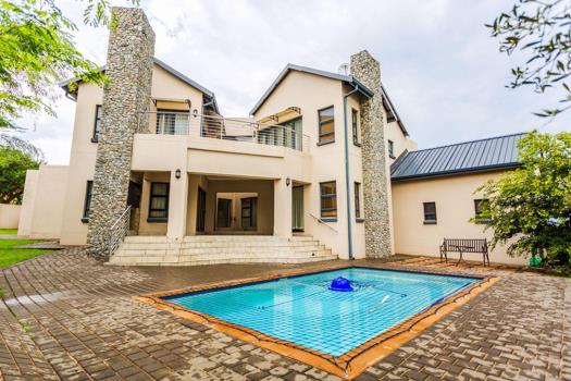 5 Bedroom House for sale in Waterfall Country Estate