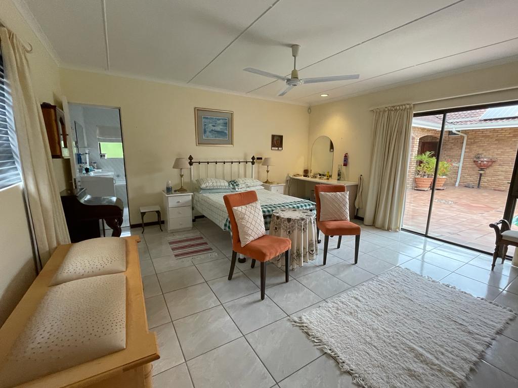 Photo of 4 Bedroom House to rent in Plettenberg Bay Central