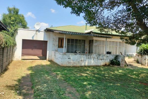 This home is perfect for the larger family and situated close to shops, main roads and local schools. With a little bit of TLC you can ...