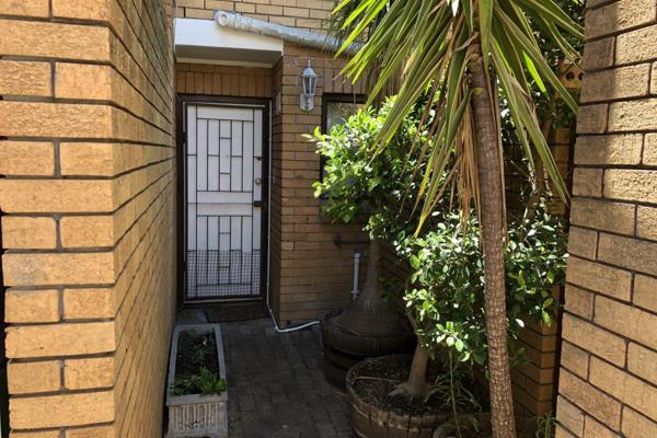 2 Bedroom Townhouse to rent in Stellenberg 60 Le Chasseur